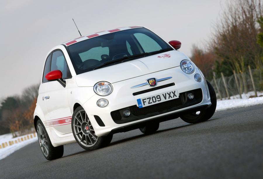  Abarth 500 esseesse 2009 года  (UK) (фото 1 из 29)